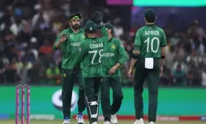 سری لنکا میں پاکستانی ٹیم کو دیسی کھانے کون کھلا رہا ہے؟