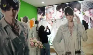 More than a game: virtual boyfriends win hearts in China