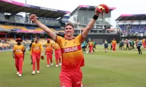 ٹی 20 ورلڈ کپ کا بڑا اپ سیٹ: 18 سال بعد زمبابوے نے آسٹریلیا کو شکست دے دی ٹی 20 ورلڈ کپ کا بڑا اپ سیٹ: 18 سال بعد زمبابوے نے آسٹریلیا کو شکست دے دی