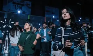 جھوم برابر جھوم: کراچی میں جین زی کی نشوں سے پاک ریو پارٹی