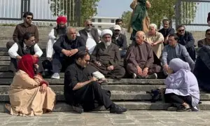 عمران خان کی اسپتال منتقلی کے لیے اپوزیشن کا احتجاج تیسرے روز بھی جاری