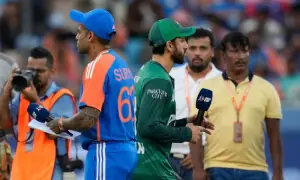 سوریا کمار پاکستانی کپتان سے ہاتھ نہ ملانے کی روایت برقرار رکھیں گے: بھارتی میڈیا