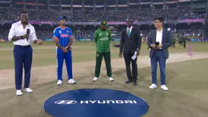 ٹی 20 ورلڈ کپ کا ہائی وولٹیج ٹاکرا: پاکستان کا بھارت کے خلاف فیلڈنگ کا فیصلہ