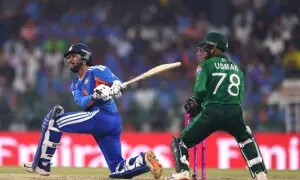 ٹی 20 ورلڈ کپ: پاکستان کے خلاف بھارت کی 126 رنز پر 4 وکٹیں گرگئیں