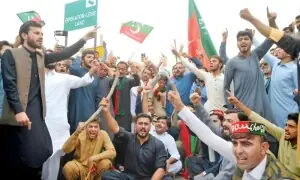 پی ٹی آئی احتجاج: آئی جی خیبرپختونخوا نے سڑکیں کھلوانے کی یقین دہانی کرا دی