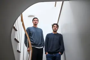 Imran Khan&rsquo;s sons seek visas to visit him in Pakistan