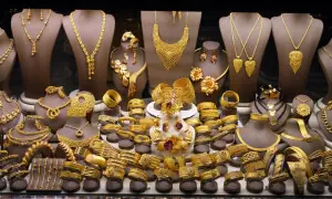 سونے کی قیمت میں ہزاروں روپے کی مزید کمی