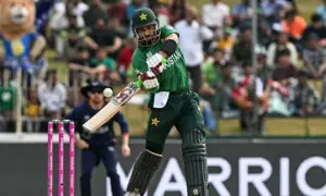 ٹی 20 ورلڈکپ: پاکستان کا نمیبیا کو جیت کے لیے 200 رنز کا ہدف، صاحبزادہ فرحان کی سنچری