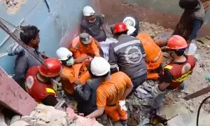 کراچی میں سحری کے وقت گیس لیکیج سے دھماکا، جاں بحق افراد کی تعداد 16 ہوگئی