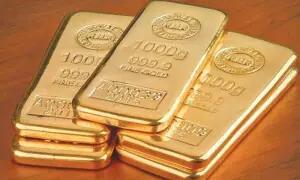Gold prices surge by Rs3,000 per tola, reaching new peak