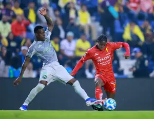 Four matches postponed after Mexican cartel leader&rsquo;s death sparks violence