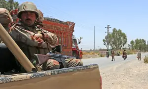 تربت میں گھر پر راکٹ حملہ اور فائرنگ، ایک ہی خاندان کے 6 افراد جاں بحق تربت میں گھر پر راکٹ حملہ اور فائرنگ، ایک ہی خاندان کے 6 افراد جاں بحق