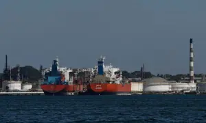 US to allow resale of Venezuelan oil to Cuba&rsquo;s private sector