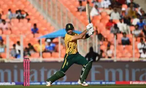 ویسٹ انڈیز کی آٹھویں وکٹ پر ریکارڈ پارٹنر شپ؛ جنوبی افریقا کو جیت کے لیے 177 رنز درکار