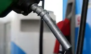 تیل کی قیمتیں بڑھنے کا خدشہ: حکومت کا سپلائی روٹس اور مارکیٹ پر نگرانی کا فیصلہ