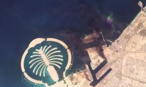 بلند و بالا عمارتیں اور گرتے میزائل؛ کیا دبئی محفوظ شہر نہیں رہا؟