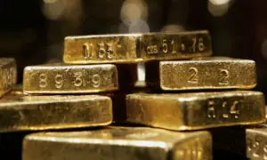 Gold climbs over 1% as US-Israeli strikes on Iran fuel safe‑haven demand