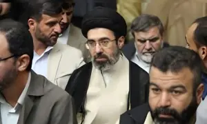 ممکنہ ایرانی سپریم لیڈر مجتبیٰ حسینی خامنہ ای کون ہیں؟