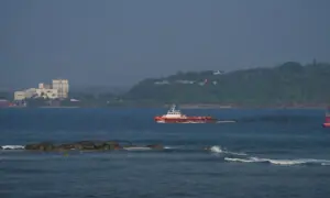 US sub sinks Iranian warship off Sri Lanka, at least 80 dead