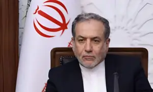 امریکا کو ہمارے بحری جہاز پر حملہ بہت مہنگا پڑے گا: ایرانی وزیرِ خارجہ