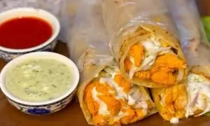 رمضان افطار اسپیشل: چکن تکہ پراٹھارول