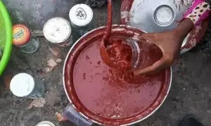 ایران کے جزیرے میں سرخ مٹی کی چٹنی کیوں کھائی جاتی ہے؟