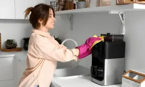 گھر میں کافی میکر صاف رکھنے کی آسان ٹپس