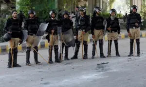 Suspected robber Killed in encounter with Karachi police