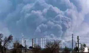 پارس گیس فیلڈ پر حملے کے بعد ایران کا رات گئے اسرائیل کو بڑا جواب، کلسٹر میزائل برسا دیے