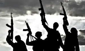 ٹی ٹی پی کے خوارج کا اصلی چہرہ بے نقاب، بچوں کے ہاتھوں میں بندوق تھما دی