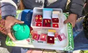 مقبوضہ کشمیر میں ایران کی مدد کے لیے چندہ مہم: مسلمان خواتین نے زیورات، بچوں نے گُلک تک عطیہ کردیے