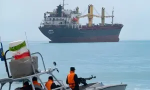 مغربی طاقتوں کو توانائی کی ترسیل کے لئے آبنائے ہرمز کے تحفظ میں مشکلات کا سامنا