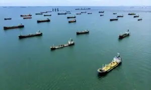 ایران جنگ نے سمندری ٹریفک روک دی، خلیج میں کتنے جہاز پھنسے ہوئے ہیں؟