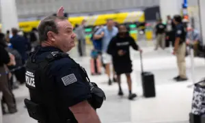 Trump orders government to pay airport security workers