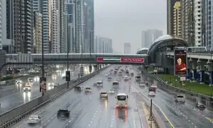 متحدہ عرب امارات میں بارش کا نیا الرٹ، ابوظہبی اور دبئی میں ہنگامی ٹیمیں تیار