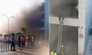 Karachi blaze rages for over 12 hours at Zamzama store