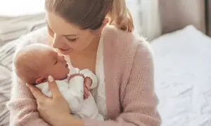 بڑھتی عمر میں ماں بننے کا رجحان: محفوظ حمل اور صحت مند بچے کے لیے چند ضروری تدابیر