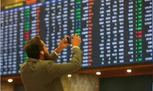 پاکستان اسٹاک ایکسچینج میں زبردست تیزی، سرمایہ کاروں کی چاندی ہوگئی
