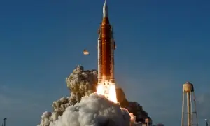 ناسا کا تاریخی مشن &rsquo;آرٹیمس ٹو&lsquo; نصف صدی بعد انسان کو لے کر چاند کی جانب روانہ