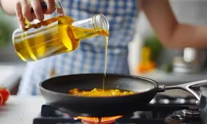 ایک دن میں کتنا تیل کھانا چاہیے؟