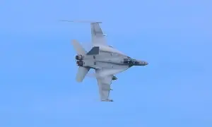 ایران کے جوابی حملے: پاسداران انقلاب نے قیشم جزیرے پر امریکا کا طیارہ مار گرایا