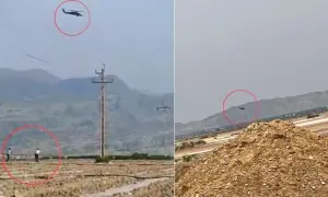 ایران میں پاکستانیوں جیسا جذبہ، عوام نے گولیوں سے ہیلی کاپٹر تباہ کردیا ایران میں پاکستانیوں جیسا جذبہ، عوام نے گولیوں سے ہیلی کاپٹر تباہ کردیا