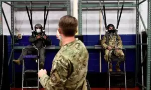 ایران میں موت کو شکست کی کوشش: امریکی پائلٹس زندہ بچنے کے لیے کیا طریقہ اپنا رہے ہیں