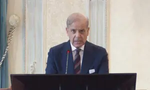 Pakistan enforces early market closures to curb energy use