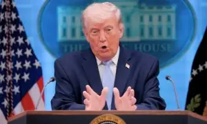 آبنائے ہرمز سے گزرنے والے جہازوں سے امریکا ٹیکس لے گا: ٹرمپ