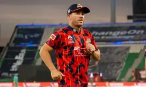 شراب پی کر گاڑی چلانے پر کراچی کنگز کے کپتان ڈیوڈ وارنر پر مقدمہ درج شراب پی کر گاڑی چلانے پر کراچی کنگز کے کپتان ڈیوڈ وارنر پر مقدمہ درج