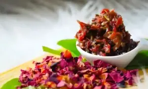 گرمیوں کا بہترین تحفہ ’گل قند‘: ٹھنڈک اور صحت کا انمول خزانہ گرمیوں کا بہترین تحفہ ’گل قند‘: ٹھنڈک اور صحت کا انمول خزانہ