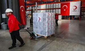 Aid convoy heads from Turkey to Iran Aid convoy heads from Turkey to Iran