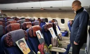 ایرانی وفد کے طیارے میں شہید بچوں کی تصاویر