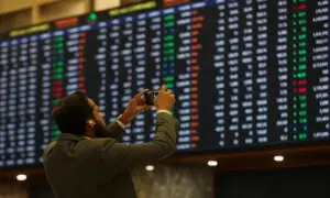 Stock market witnesses sharp decline, KSE-100 plunges 5,183 points